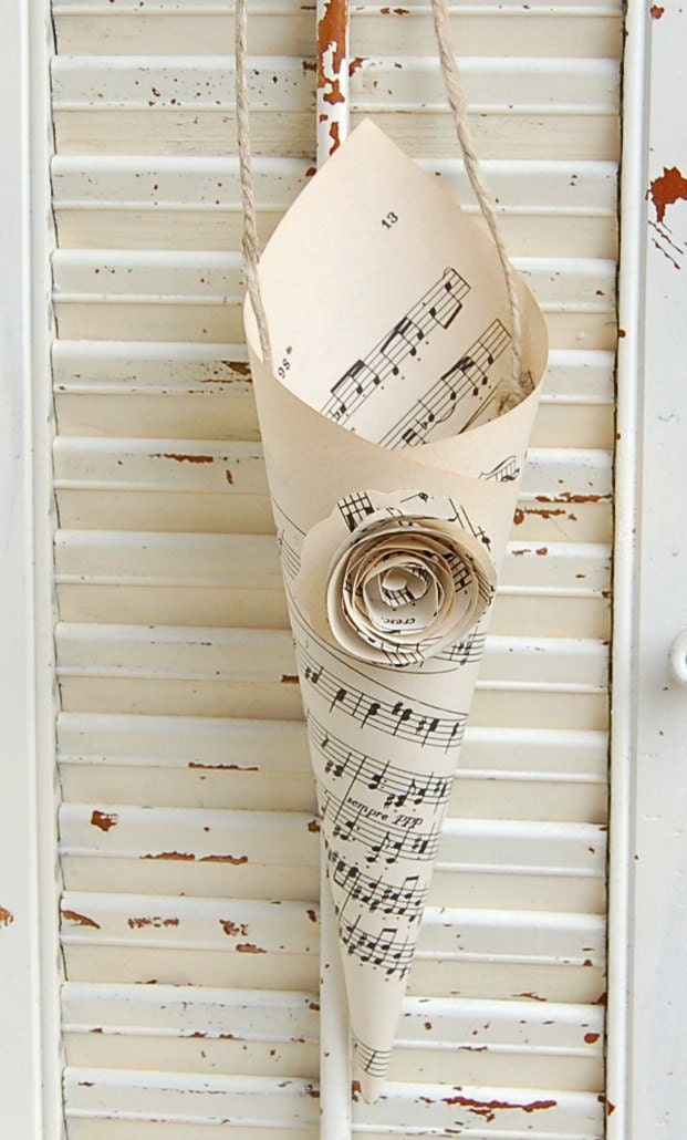 Vintage Wedding Pew Marker Sheet Music Cones Paper with Rose   Larger Size Set of 6