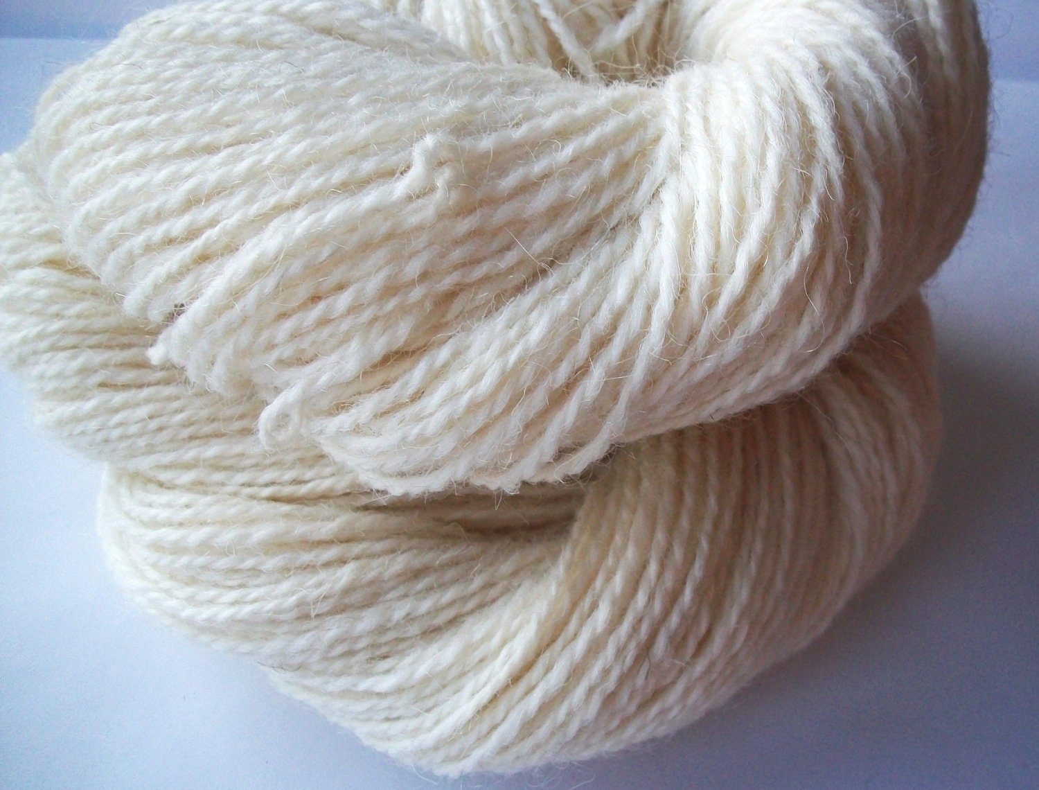 Handspun sheep's wool yarn natural white 199gr/ 7,01oz Big skein