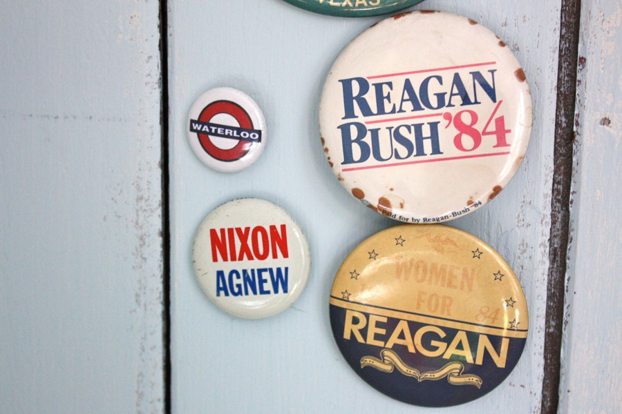 Vintage Political Pins . Reagan . Bush. Nixon . Agnew