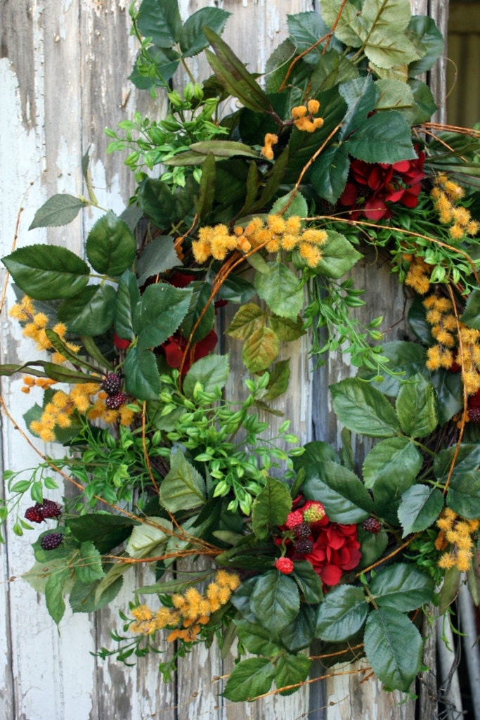 Garden Wreath, Hydrangea, Raspberry, Yellow Berries