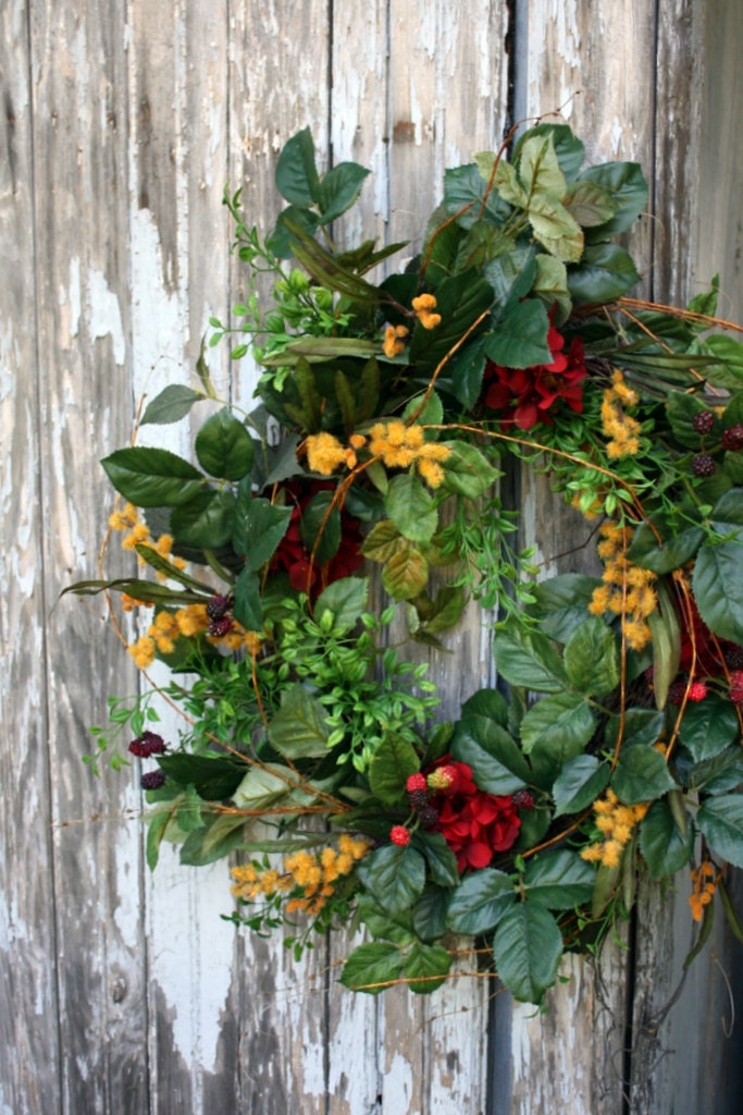 Garden Wreath, Hydrangea, Raspberry, Yellow Berries