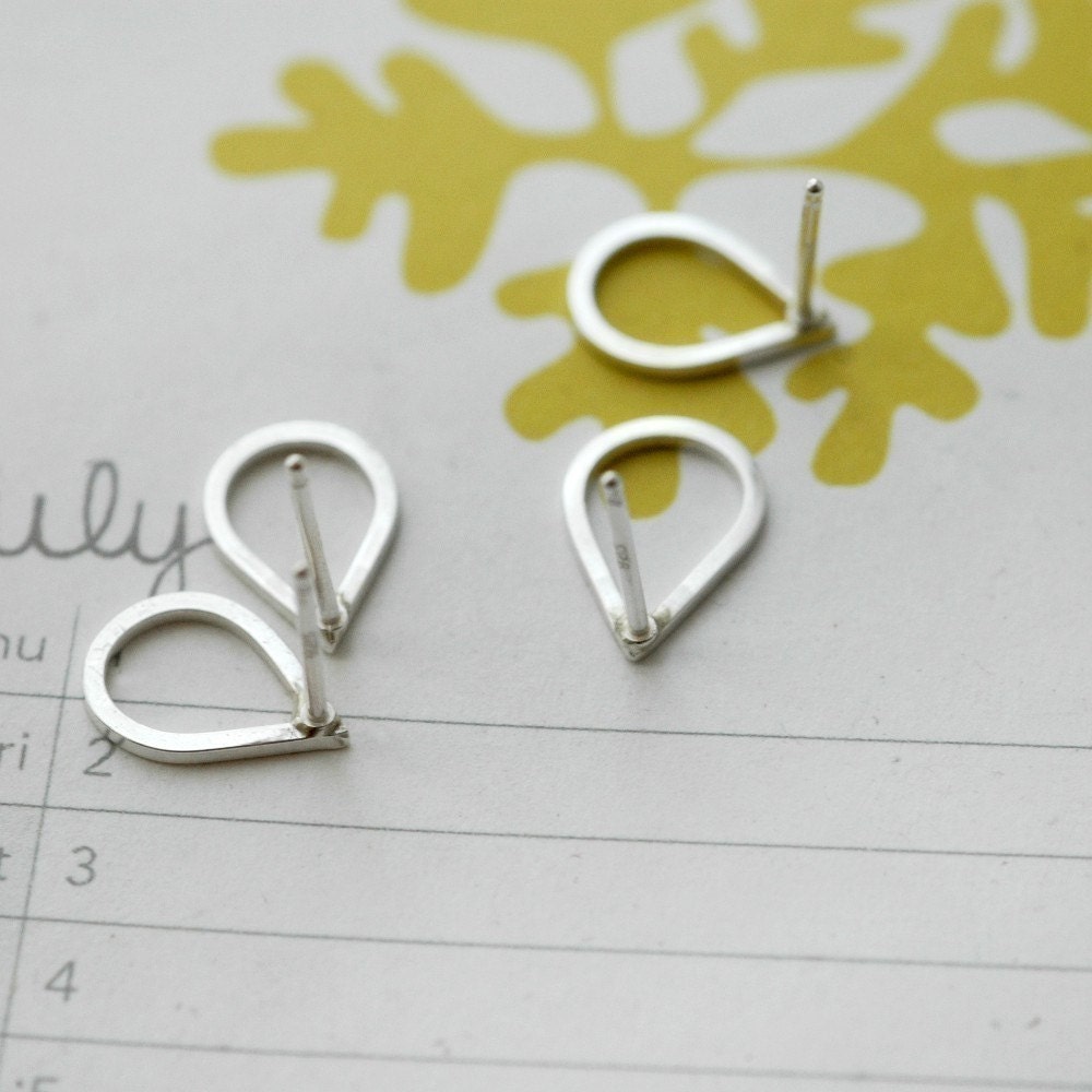 Droplette studs earrings