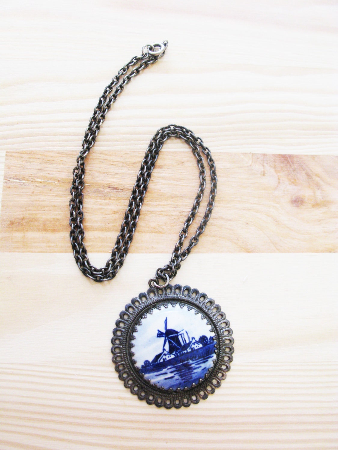 r e s e r v e d Vintage 1950's Blue Dutch Windmill Necklace