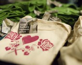 ROSE HEART TATTOO Organic Envelope T (fuschia pink graphic on natural cream 6-12months)