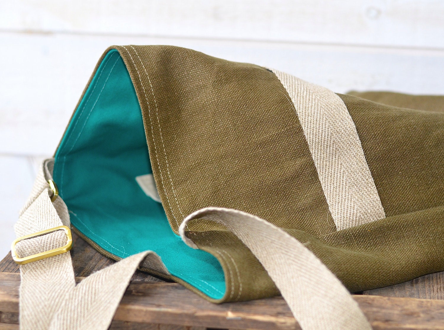 French Messenger bag / Cross body bag in MOSS Green Linen // Teal green Rot proof lining / Made to order