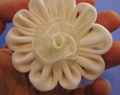 Ivory Flower Hair Fascinator: Kanzashi Daisy SALE
