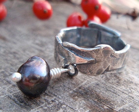 black pearl ring: reclaimed band with pearl dangle