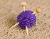 Purple Knitter's Brooch - Yarn and Knitting Needles