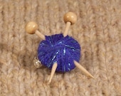 Sparkly Purple Knitter's Brooch - Yarn and Knitting Needles