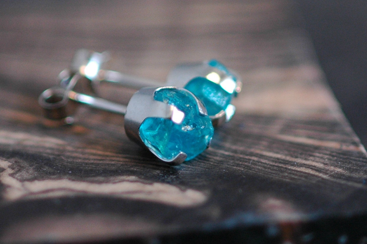 Bright Blue Apatite Rough Crystals in White Gold Earrings