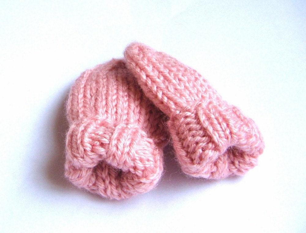 Preemie Pink Baby Mittens for Newborn Infant 0 to 3 months - Hand Knit Thumbless Mitts -  Baby Girl Winter Clothing Accessories