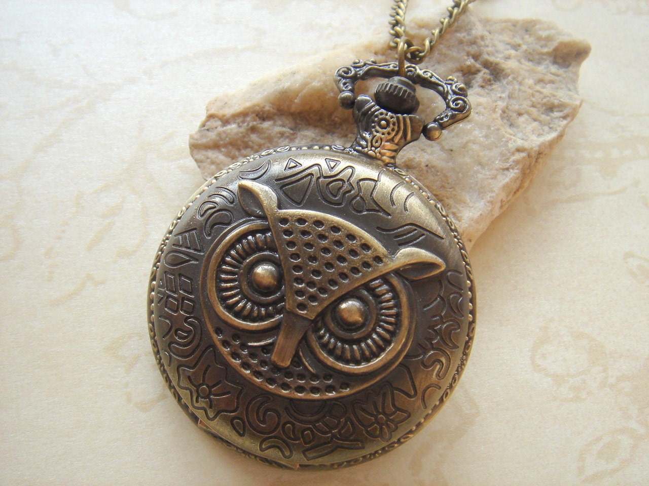 Little Owl. Steampunk Pocket Watch Necklace. Small Size. Antique Tone.