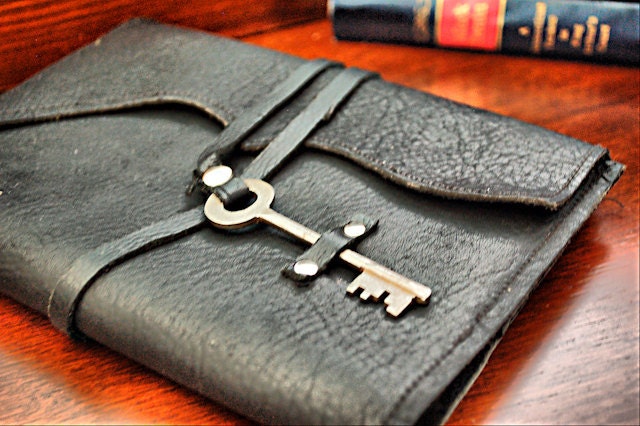 Black Leather Journal with Antique Skeleton Key - Refillable, Steampunk, Handmade