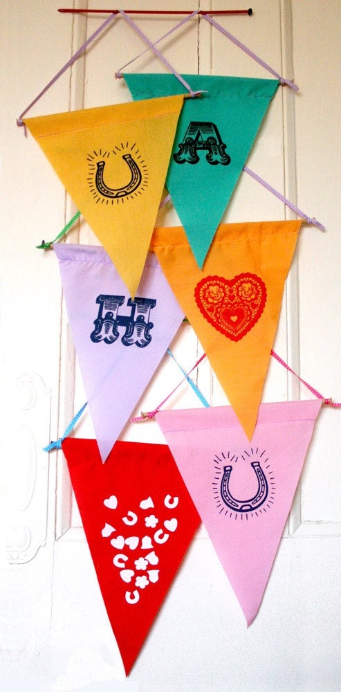 Flag / pennant wall decoration