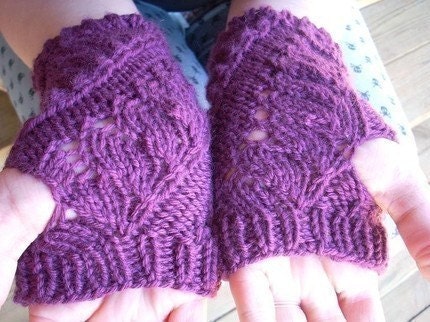 KNITTING PATTERN- Fingerless Gloves- Spiraled