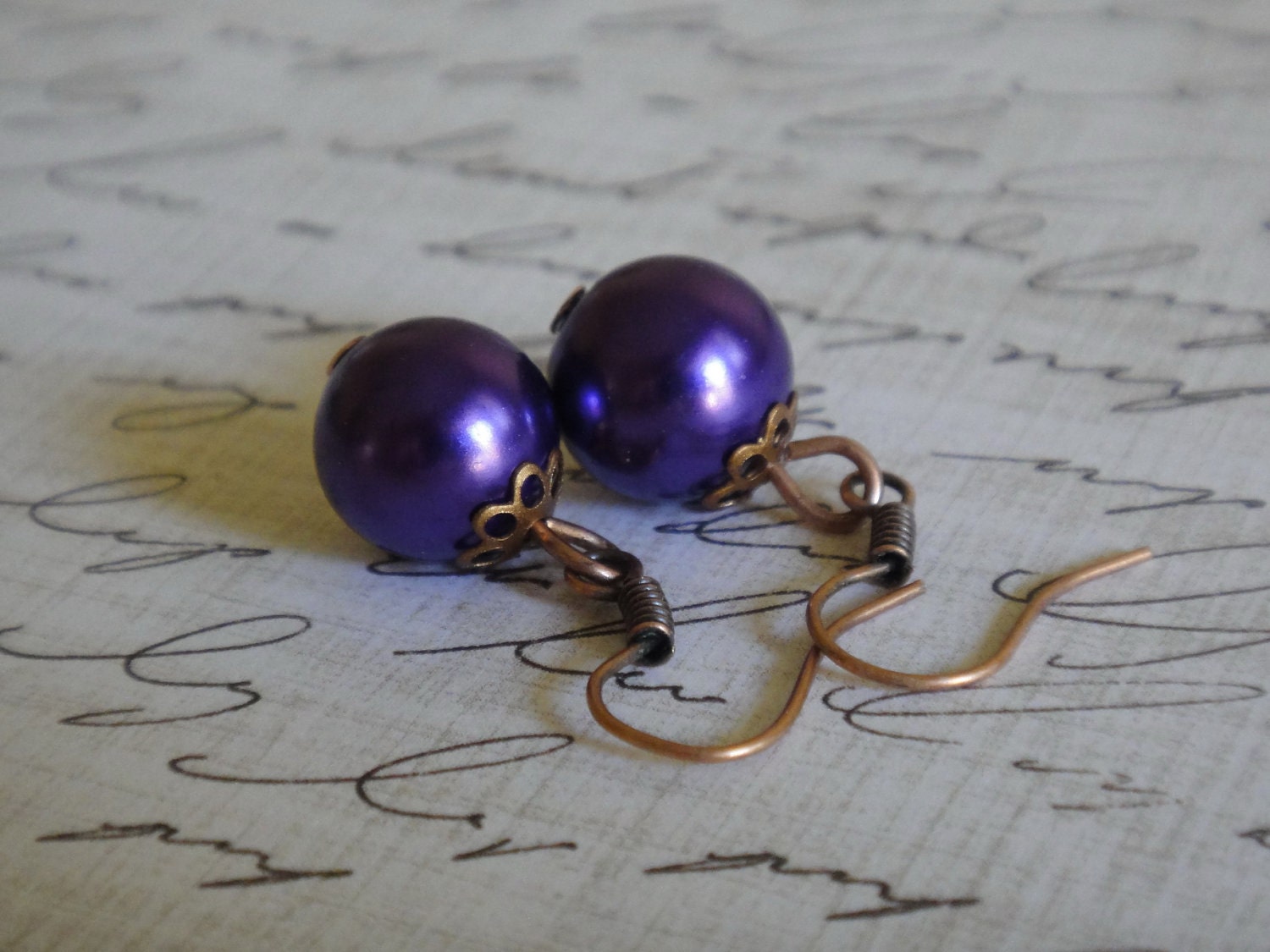 Simple Violet Pearl Earrings