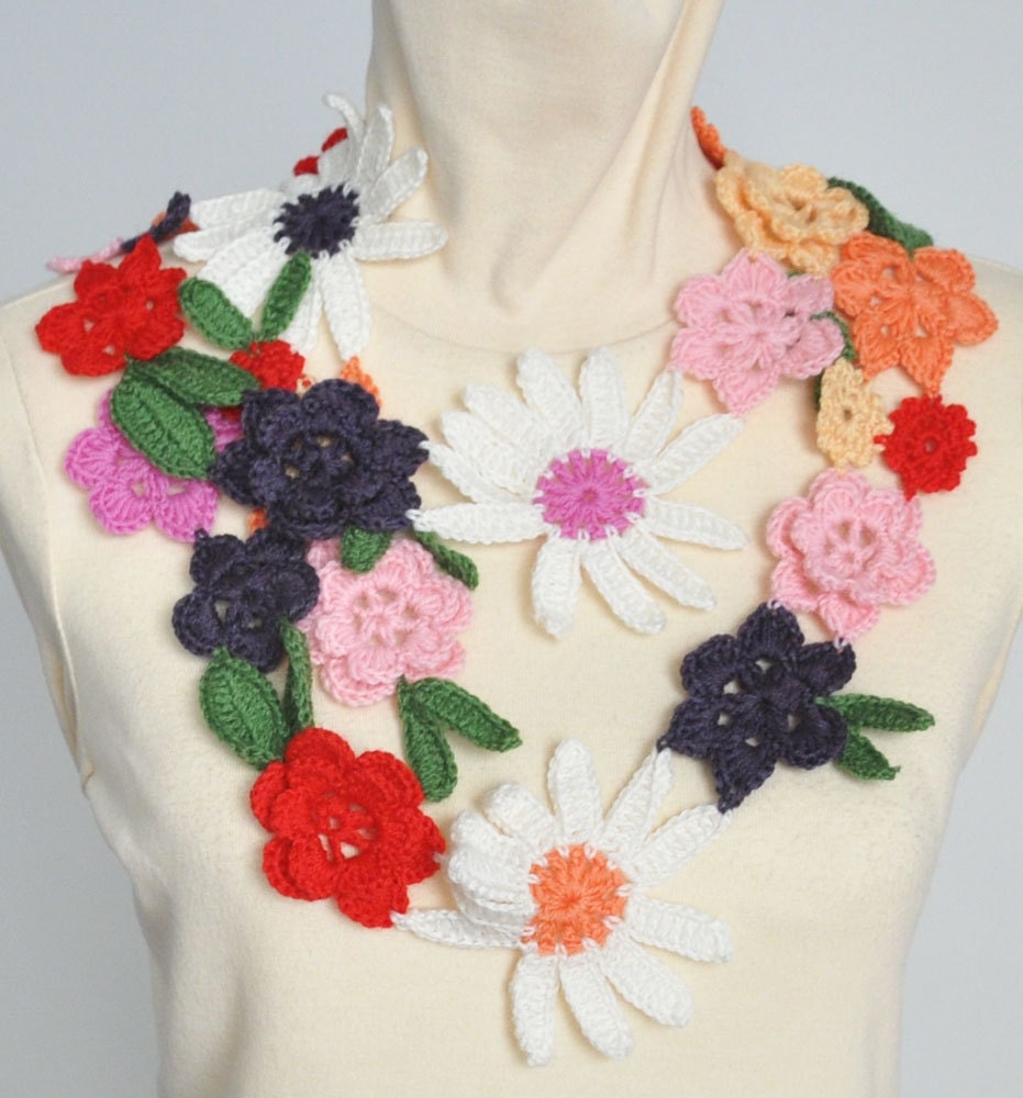DAISY - Crochet Multicolor Flowers Spring Scarf/Lariat