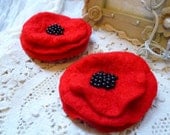 ES362A - A Pair Of Red Poppy Hair Clips