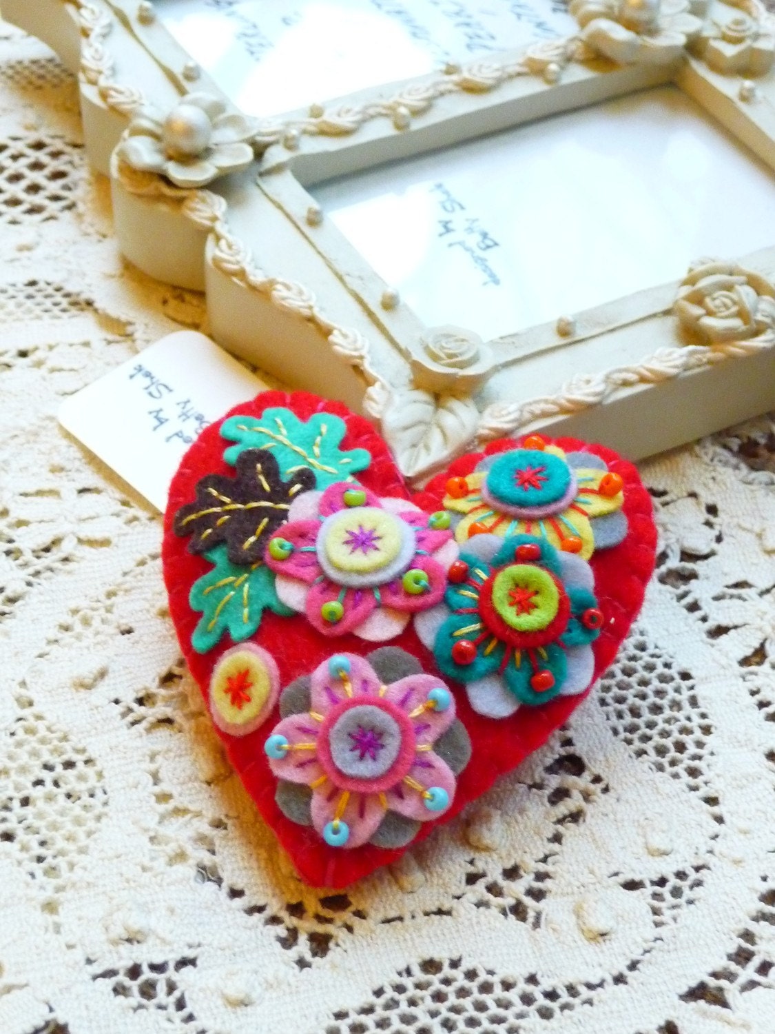 ES449/008 - Japanese Art Inspired Heart Shape Felt Brooch - Red