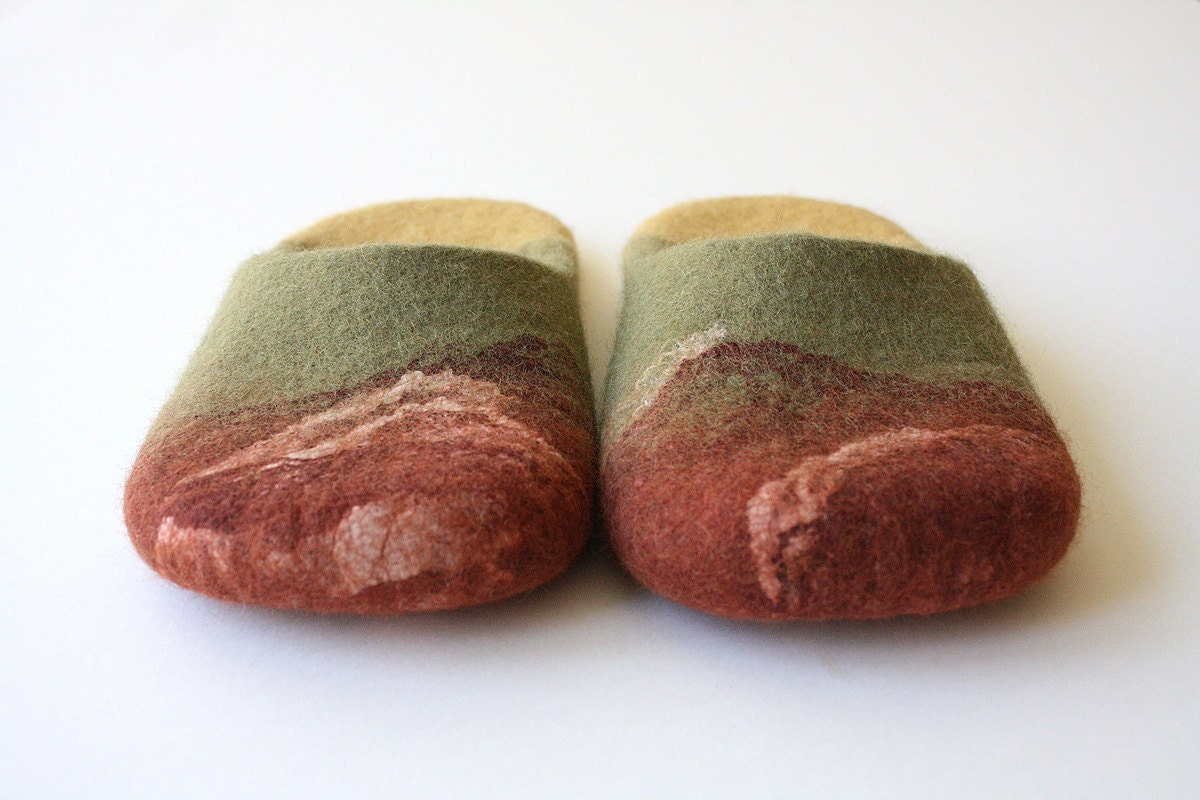 Assorted" Felted wool slippers in olive green, olive red and mustard colors. HANDMADE TO ORDER