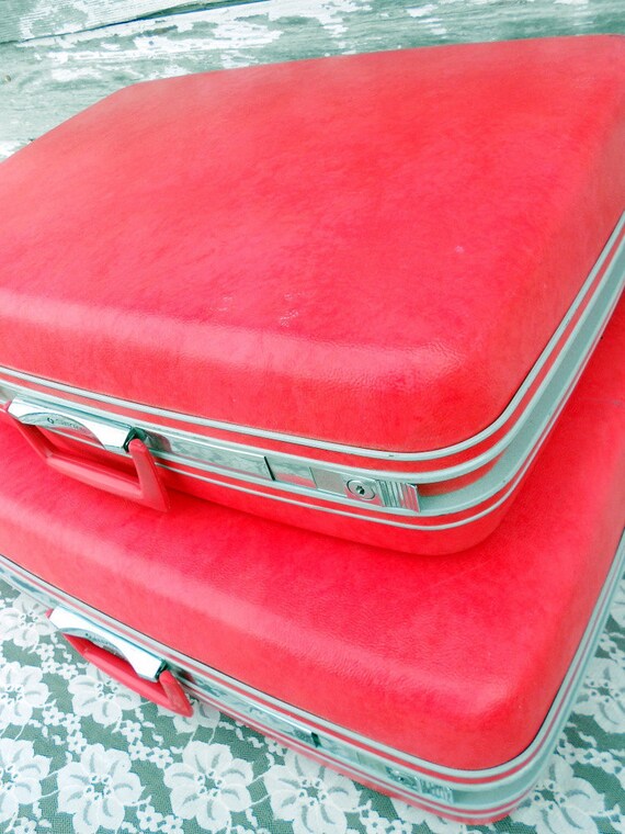 Hot Pink Samsonite set of Suit Cases Hard Shell