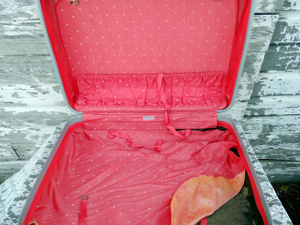 Hot Pink Samsonite set of Suit Cases Hard Shell