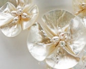Handmade Pearl Necklace, Pearl Flowers, Lariet