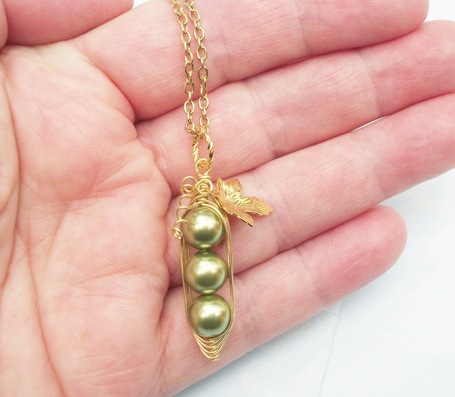 Three Peas In A Pod Gold Pendant  Necklace. Brides, Bridesmaids, friends, Sisters Mothers - Swarovski Pearls