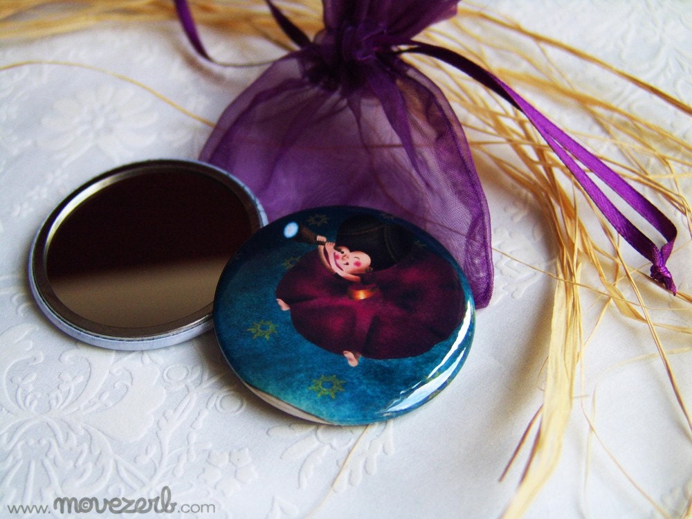 Looking for stars - Pocket mirror