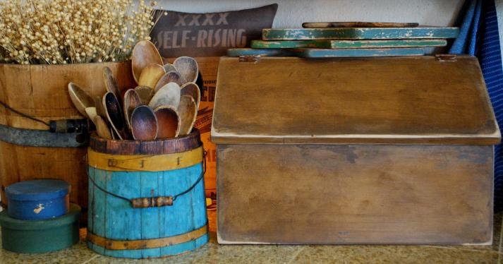 Primitive Farmhouse Early Style Bread Box Bin
