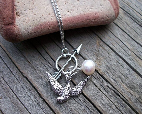 Mockingjay Necklace - Hunger Games Inspired - Katniss Bow & Arrow - Freshwater Pearl
