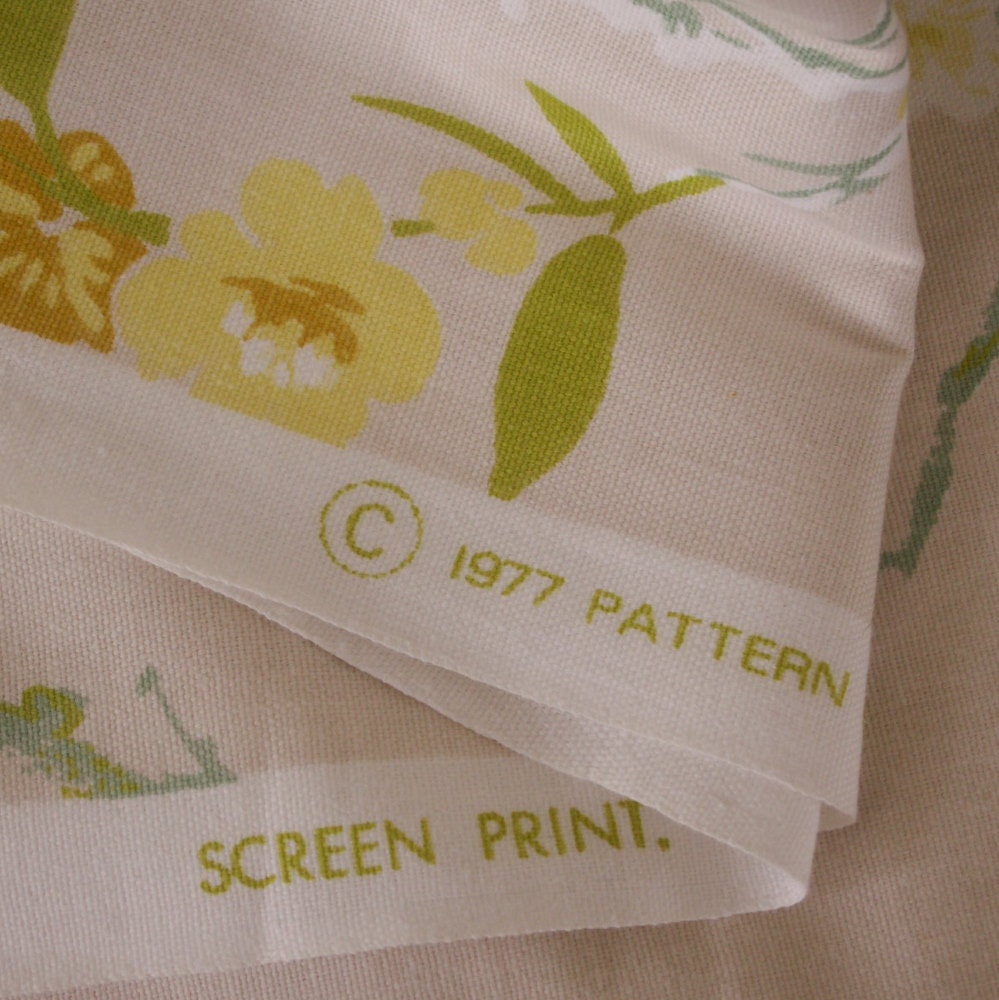 Vintage Screen Print Fabric Remnant