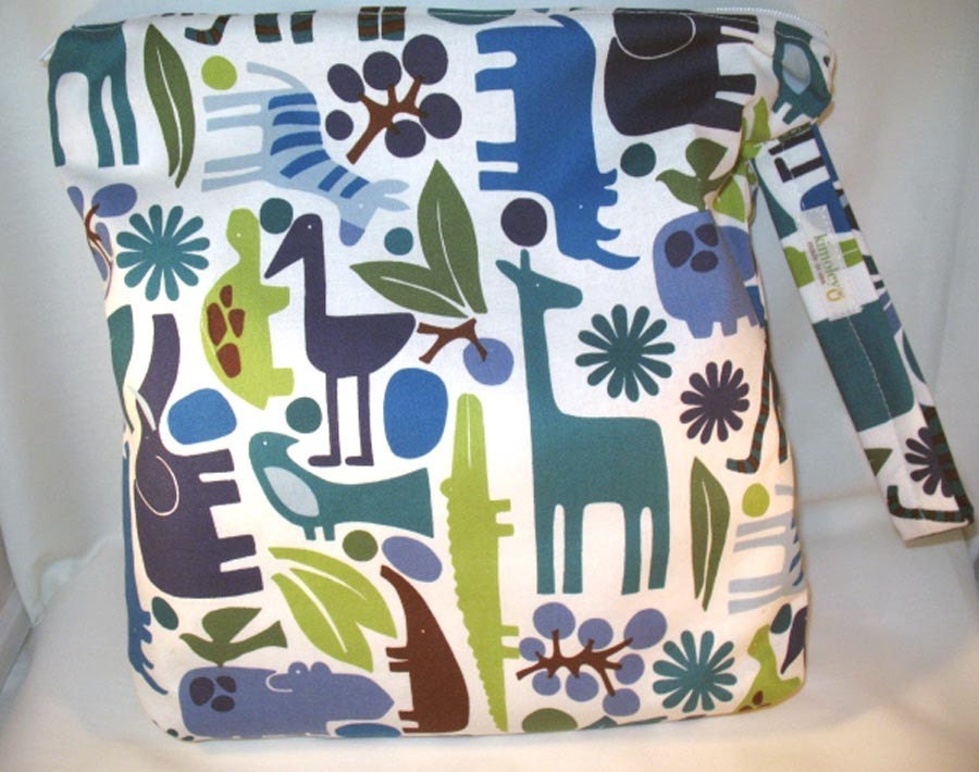 Wet Bag, Diaper Keeper - Water Proof Lining with Zipper Openning - 2D Zoo Blue
