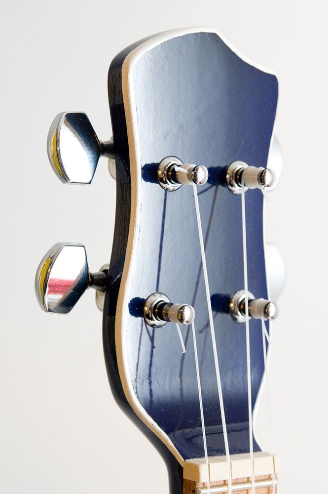 Les Paul style Tenor ukulele blue burst semi-hollow electric