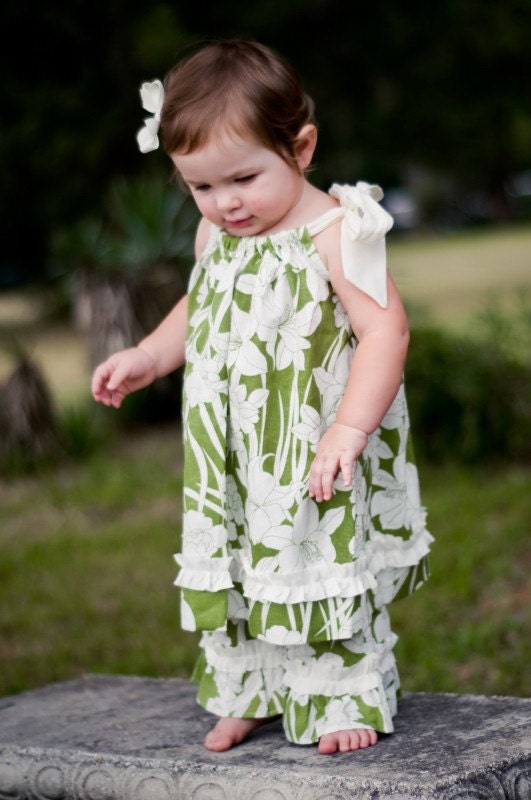 Price reduced was 58.00 now 45.00 Green and White Floral Linen Dress and Pants Set