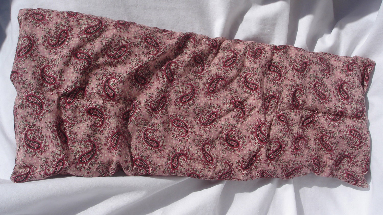 large therapeutic warm/cold wheatberry weighted pillow pad - pink paisley