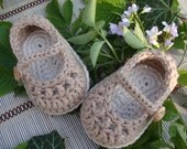 Crochet baby booties Mary Jane coffee and cream size 0/3 months ready to ship with gift box