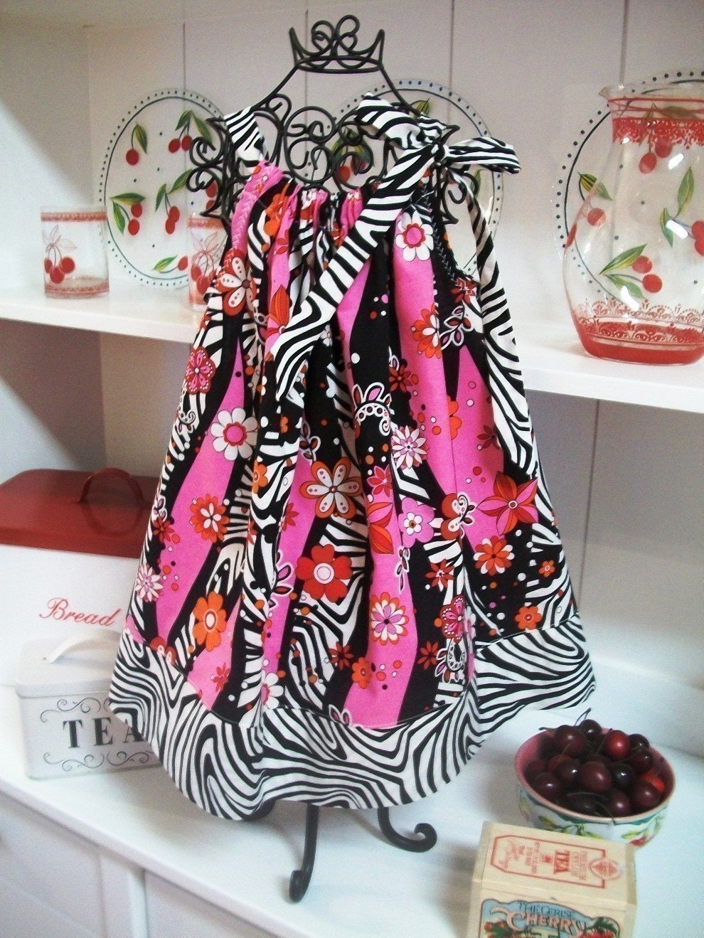 Pillowcase Dress Pattern, PDF Easy Sewing Pattern, Pillow Case Dress, Sew Easy by Footloosefancyfree Clothing