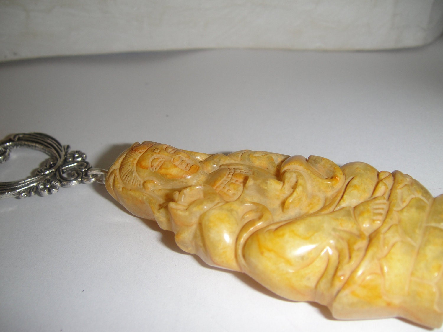 Kwan Yin Goddess of Mercy      (Carved Jade Pendant and Jade Necklace)
