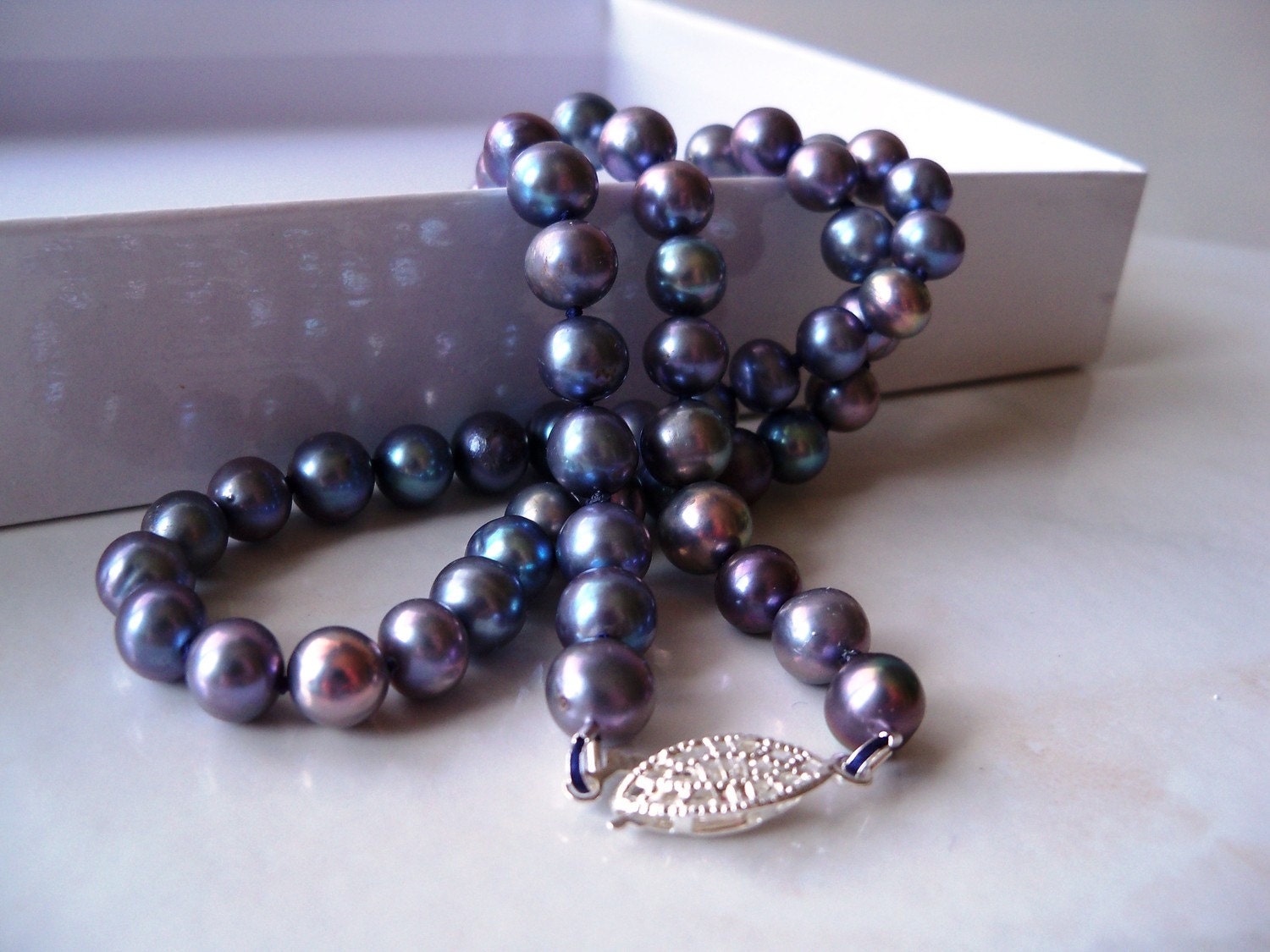 Peacock pearl necklace AAA Grade hand knotted silk dark peacock freshwater pearls silver plated filigree clasp