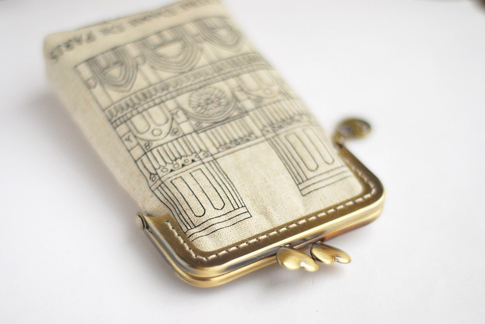 iPhone Case iPhone sleeve gadget case- Notre Dame de Paris  ( iPhone 5, Samsung Galaxy S4 Size available)