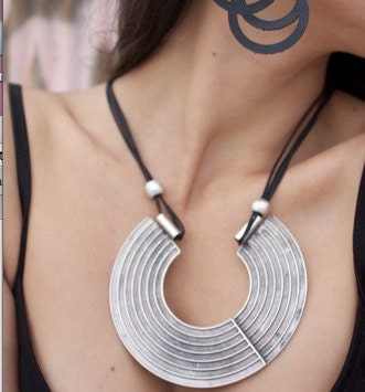 Art Deco Donut Pendant