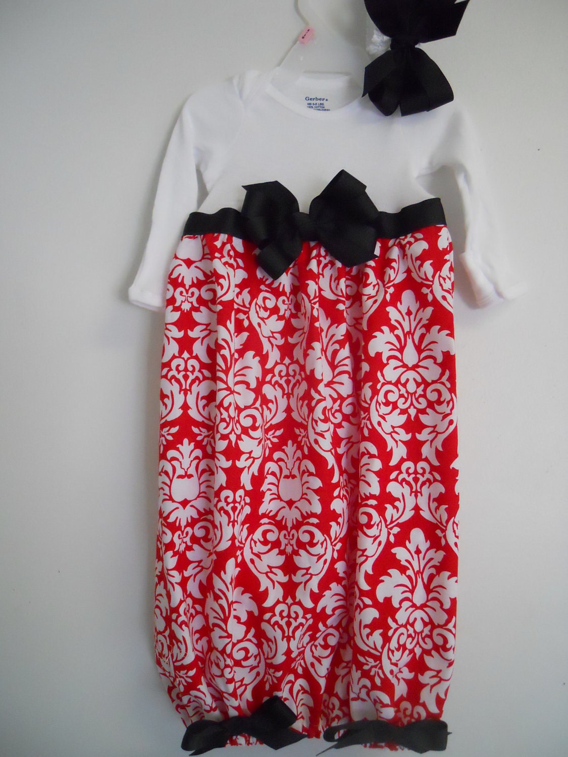 Boutique Infant Girls Red Damask Gown Layette Set Soo Pretty Look Great for that bring home outfit