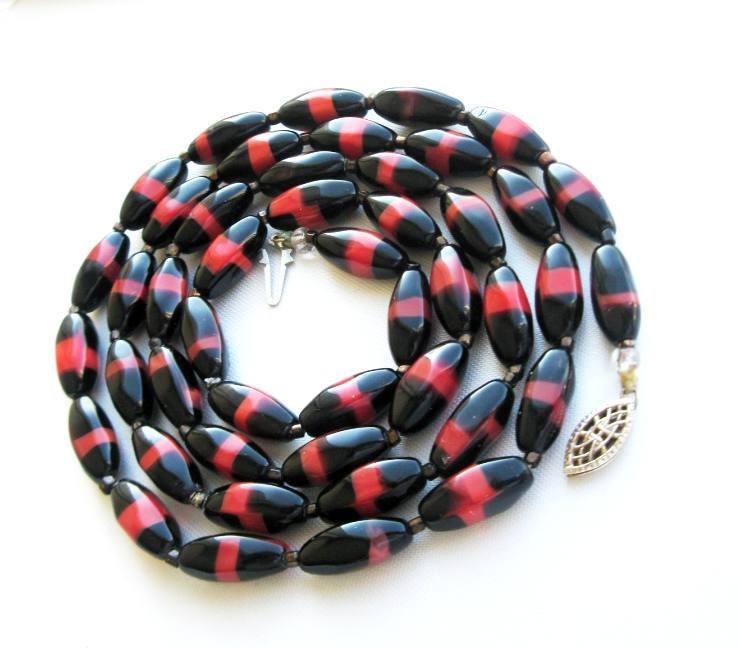 Vintage Czech glass Necklace 1950  black and red