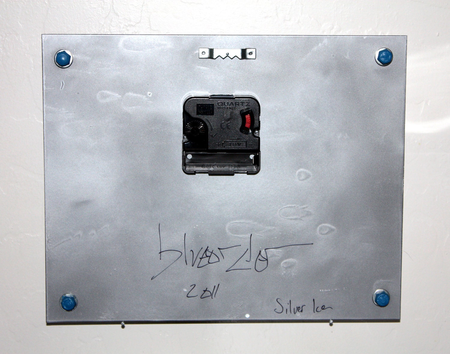 Music Clock : Retro Silver Record Player Wall Clock