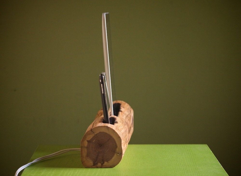 iPad/iPhone dual docking station
