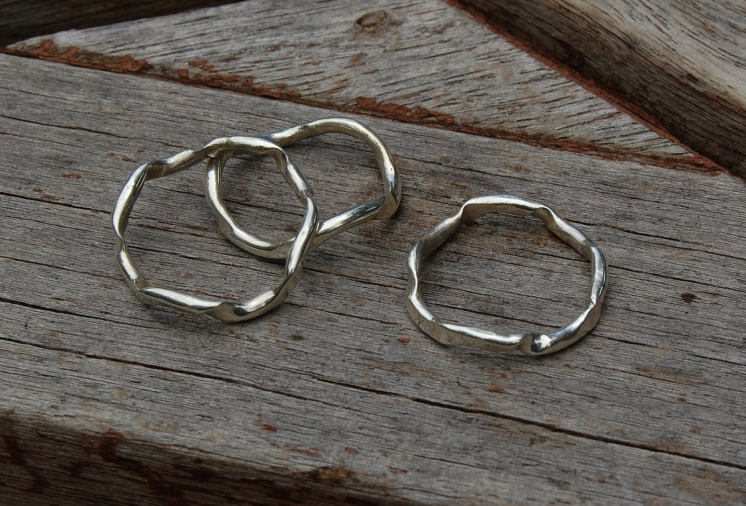 Finger Bangles - Stackable Wavy Rings