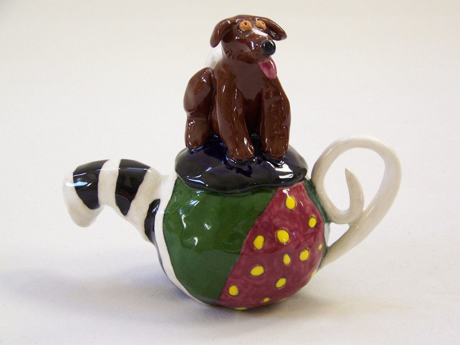 Dog Sculpture on a Teapot "Taylor"