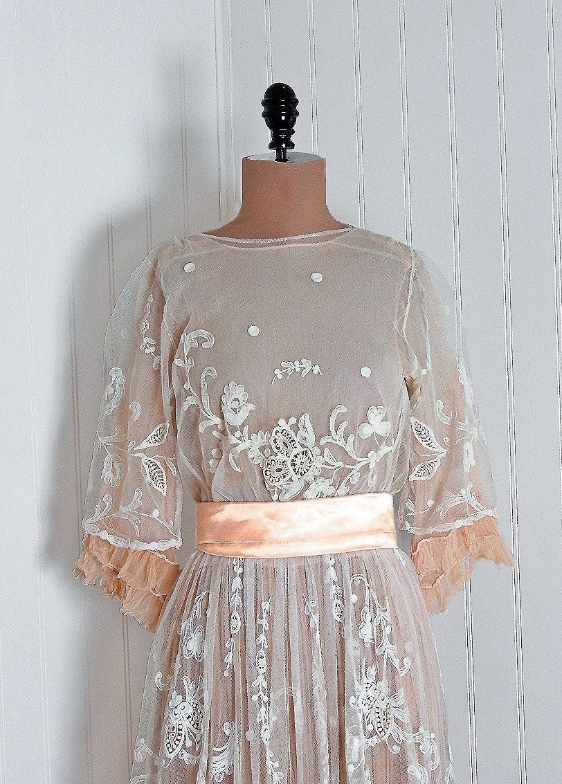 1910's Antique Vintage Ivory-White Tambour Embroidered-Net Lace and Peach Crepe-Chiffon Edwardian Scenic-Garden Couture Tiered-Ruffle Sheer French-Flapper Goddess Draped-Sides Fairy Tea-Length Wedding Party Cocktail Gown Dress