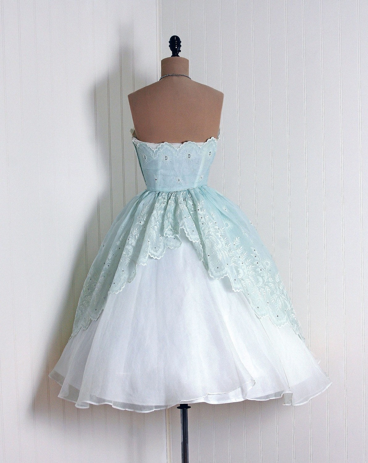 1950's Vintage Ethereal Baby-Blue and Crisp-White Ombre Heavily-Embroidered Rhinestone Silk-Organza Scalloped Low-Plunge Strapless Nipped-Waist Rockabilly Ballerina-Cupcake Princess Tiered-Ruffle Bombshell Circle-Skirt Wedding Cocktail Party Dress